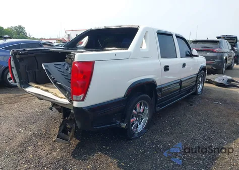 2003 Chevrolet Avalanche 1500 C1500 z USA, uszkodzony, nr VIN 3GNEC13T93G320904